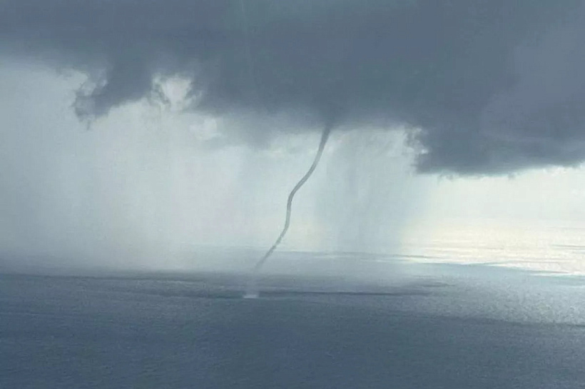 Несколько смерчей образовались над морем у берегов Туапсе 16 сентября