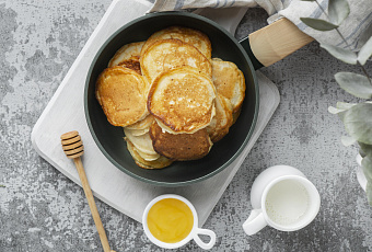 Неопытные хозяйки даже не подозревают об этих секретах пышных оладий 