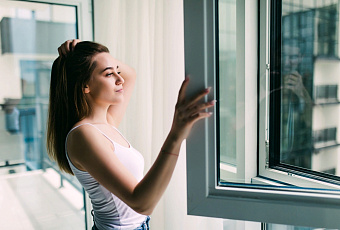 Идеальная белизна: чем отмыть пластиковый подоконник от желтого налета, жира и пятен