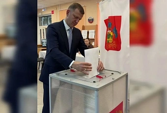 Глава Краснодара Евгений Наумов проголосовал на выборах депутатов в Госдуму