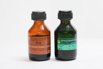 Йод против зеленки: терапевт рассказал, что работает лучше