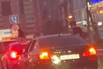 Голая девушка, дрифт и битва с пенсионером: полиция Краснодара ищет участников скандальных видео