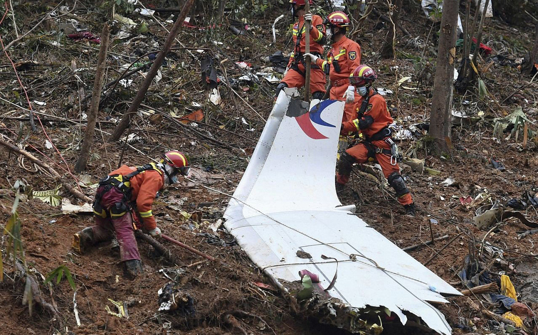 Это самоубийство? В США заявили, что экипаж китайского Боинга-747 специально разбил самолет с пассажирами