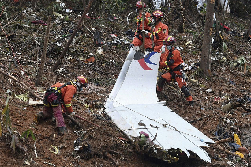 Это самоубийство? В США заявили, что экипаж китайского Боинга-747 специально разбил самолет с пассажирами