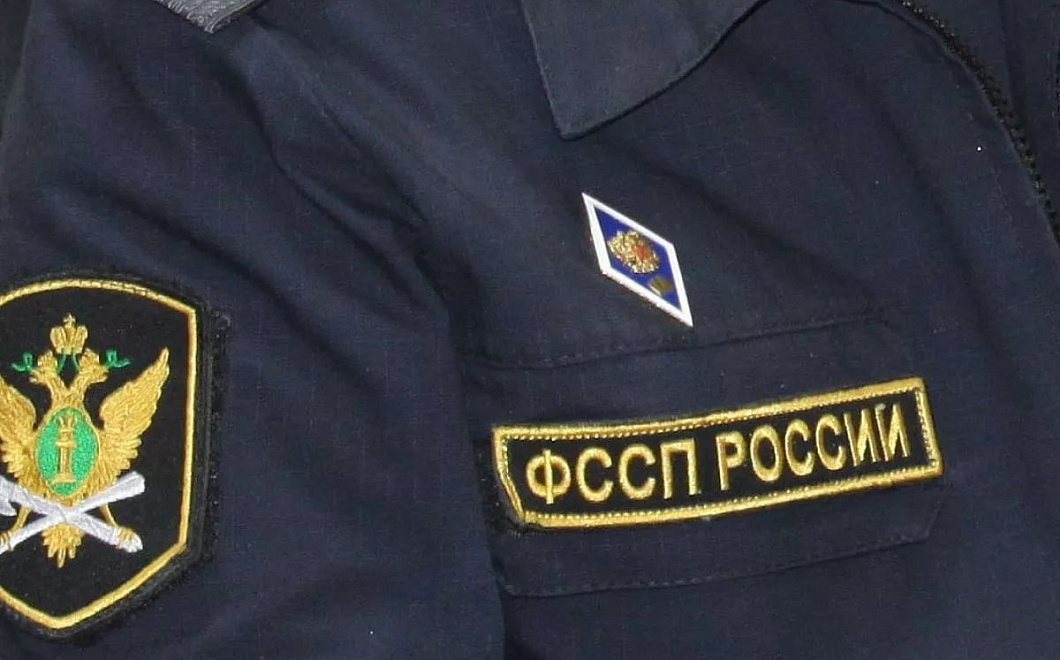 Судебные приставы сносят незаконный дом в Краснодаре площадью 500 кв. м