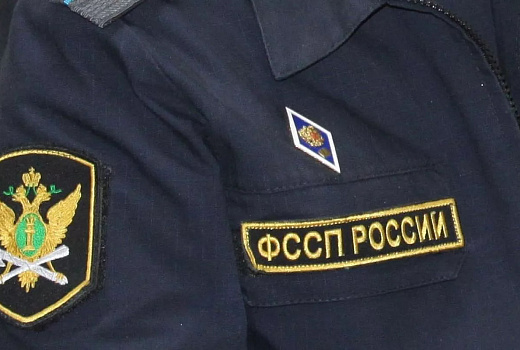 Судебные приставы сносят незаконный дом в Краснодаре площадью 500 кв. м