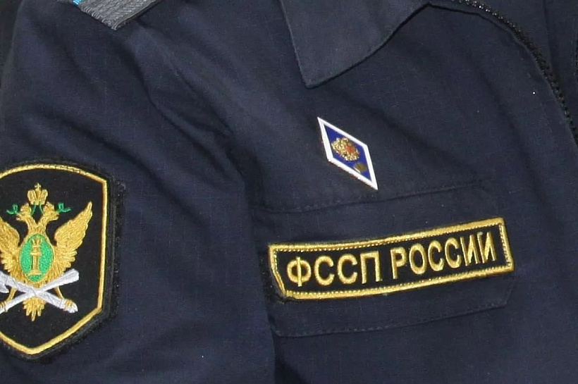 Судебные приставы сносят незаконный дом в Краснодаре площадью 500 кв. м