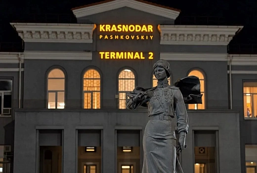 В аэропорту Краснодара прокомментировали информацию о задержке пассажиров в зоне прилета