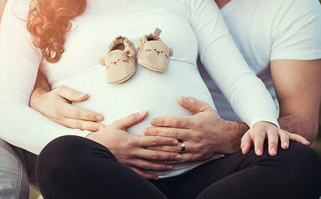 Будущий ребенок запоминает и учит слова и язык еще в утробе