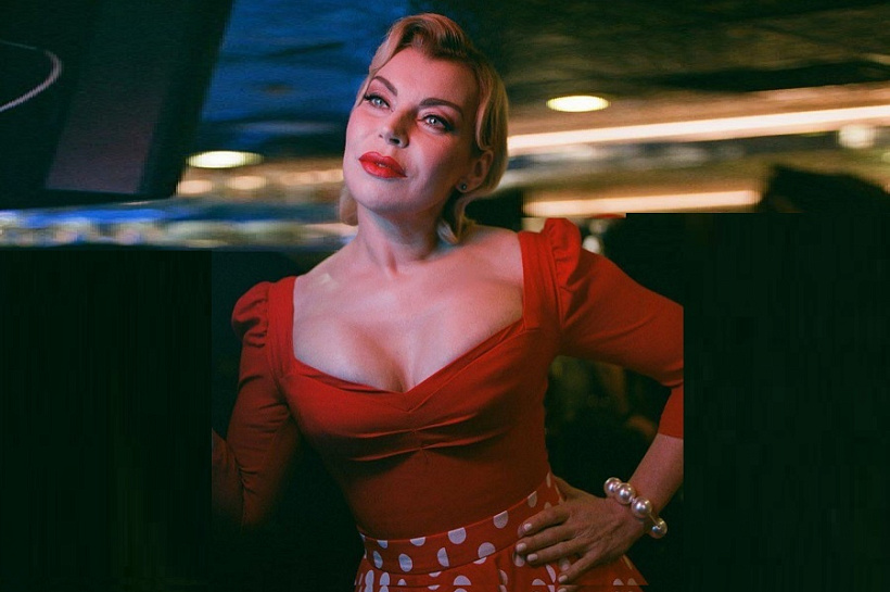 Певица Лада Дэнс получила сотрясение мозга в автоаварии на трассе «Крым»