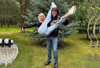 Снова в струю: Анастасия Волочкова проиграла соседке, снявшей балерину за отправлением нужды