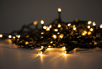 Плата за новогоднее настроение: как гирлянда влияет на качество сна