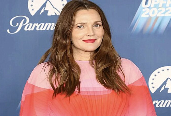  К Дрю Бэрримор ворвался фанат  