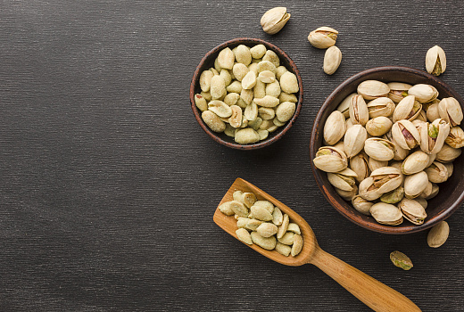 Скрытая угроза в зелёной скорлупе: чем могут быть опасны фисташки