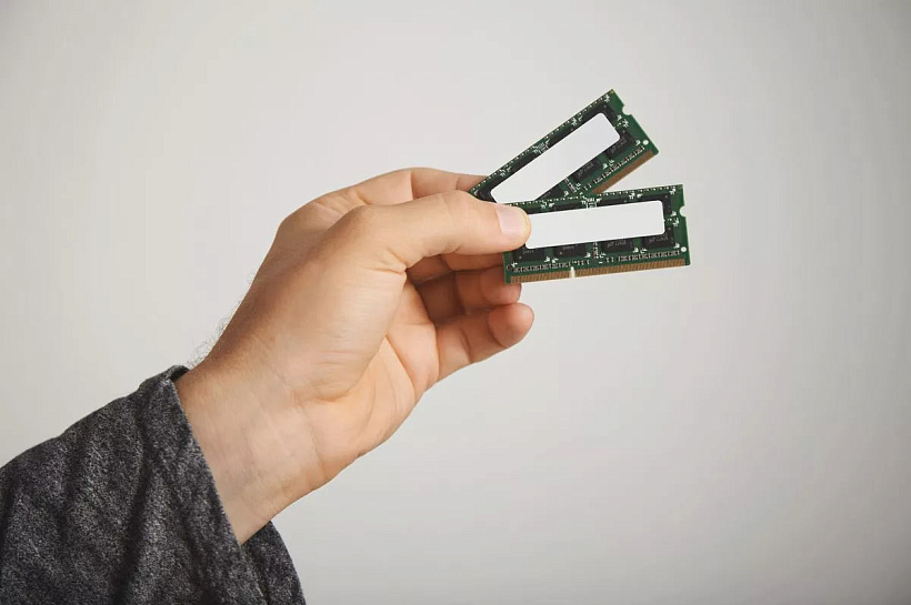 Micron прогнозирует дефицит чипов памяти для ПК и смартфонов в 2026 году