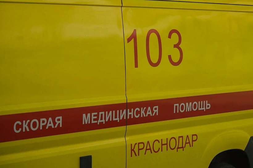 Женщину с ребенком в Краснодаре сбила на «зебре» иномарка: водитель скрылся с места ДТП