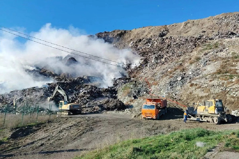 На полигоне в Новороссийске возникли новые очаги возгорания из-за сильного ветра