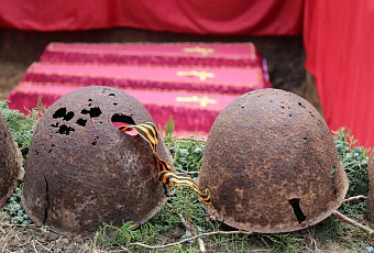 Останки 62 советских воинов захоронили в Крымском районе 