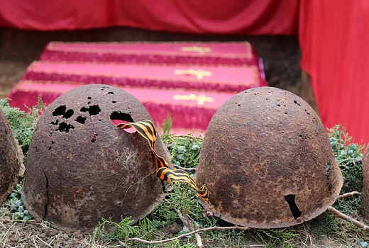 Останки 62 советских воинов захоронили в Крымском районе 