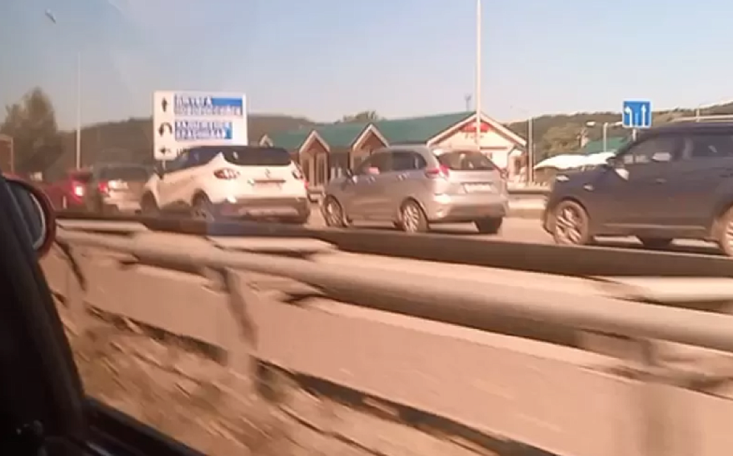 Снова пробка под Горячим Ключом: большой затор образовался по дороге к Черному морю