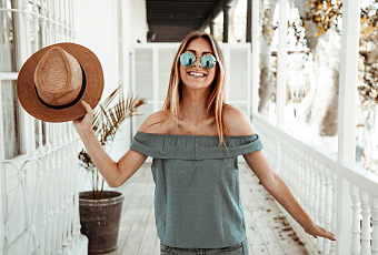 Защитить глаза от рака: онколог рассказала о важности ношения солнцезащитных очков в жару