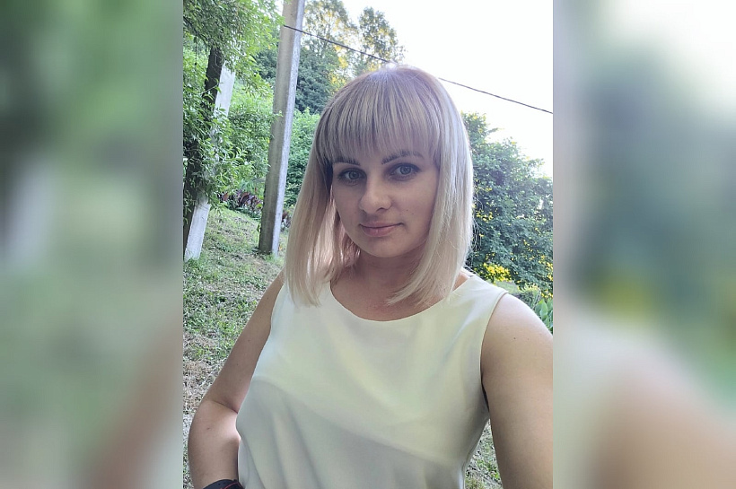Героине случайно попавшего в соцсети ролика об уплывшем в море в Сочи УАЗе вручат новую машину