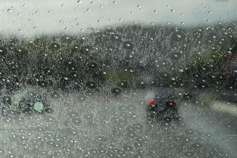 Штормовое предупреждение продлили в Краснодарском крае до 11 октября