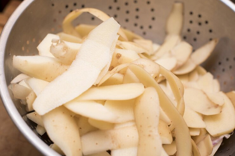 На что сгодятся очистки картофеля? На  производство клея, биотоплива, компоста и не только