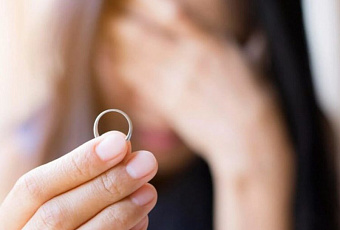 Обручальные кольца: потерять, найти, примерить до свадьбы – что ждет владельца?