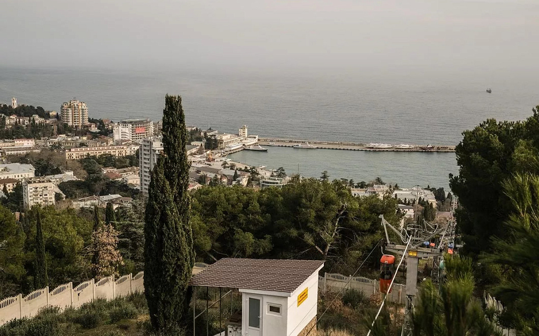 АТОР: 400 тысяч туристов в Крыму после атаки БПЛА, бронирования временно снизятся