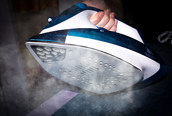 Как почистить утюг от нагара и накипи при помощи подручных средств