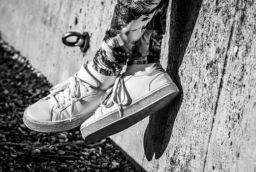 Как очистить от грязи белые кроссовки, чтобы они выглядели, как новые