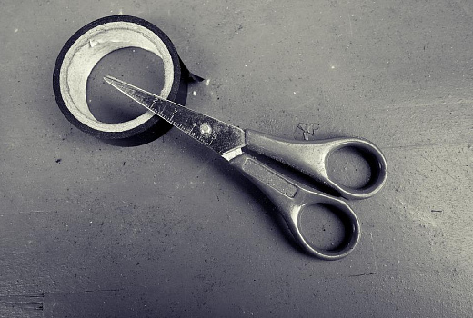 Как и не было: чем убрать липкий след от скотча