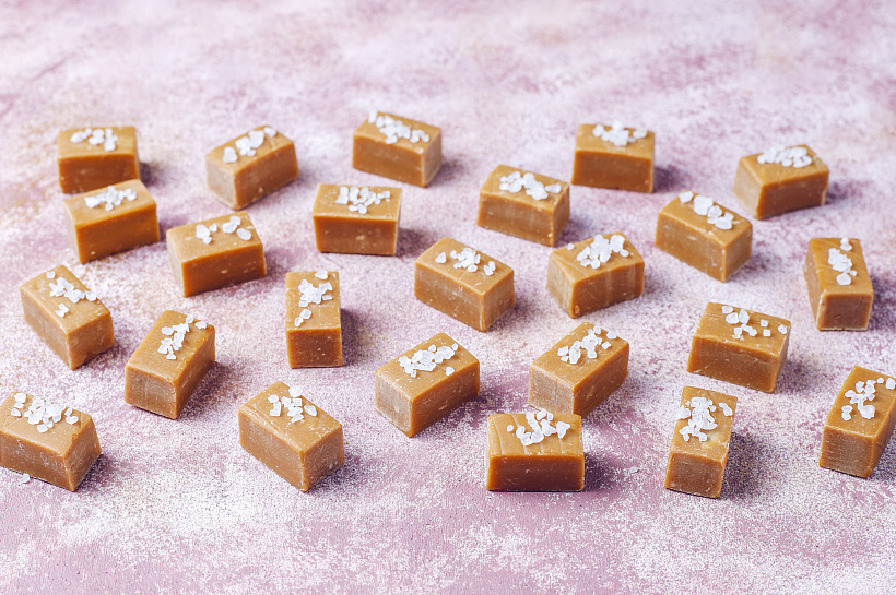 Опасность для зубов: почему стоит быть аккуратным с твердыми конфетами 