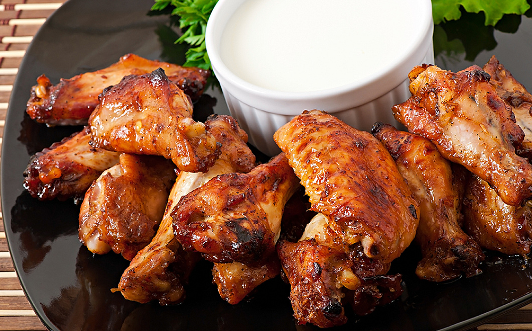 Куриные крылышки в маринаде с Red Bull: безумный рецепт, который покорил соцсети
