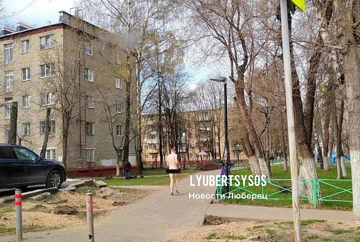 Голый мужчина прогулялся по улице в Подмосковье