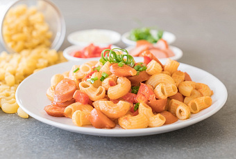 Хуже не придумать: почему нельзя давать детям макароны с сосисками