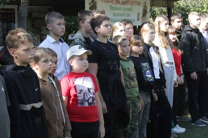 Более 400 подростков в Славянском районе прошли обучение в военно-патриотическом лагере