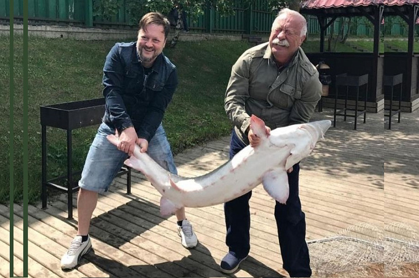 Потерявший родного человека шоумен Леонид Якубович поймал сына за усы