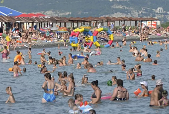 До +27 градусов прогрелось Черное море на кубанских пляжах