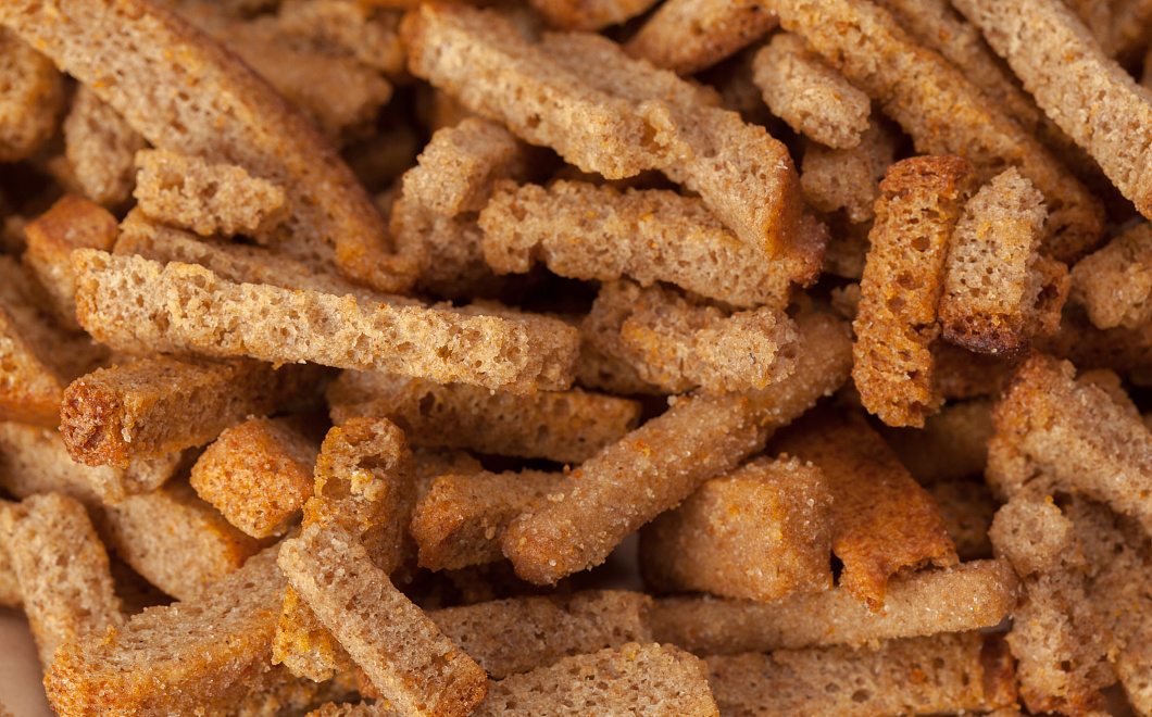 Сухарики под запретом: почему привычка может стоить здоровья