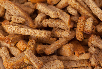 Сухарики под запретом: почему привычка может стоить здоровья