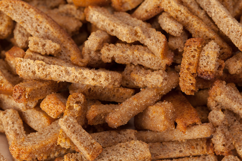 Сухарики под запретом: почему привычка может стоить здоровья