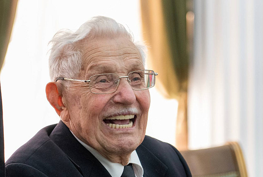 Герой России Павел Сюткин стал Почетным гражданином Сочи