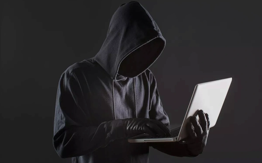 Мошенники притворяются заботливыми соседями, чтобы красть биометрию россиян