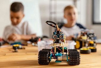 Зарплаты в робототехнике в России выросли на 14% и достигли 80 тыс. рублей