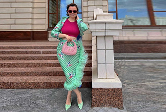 Перо в одно место: россияне стали завидовать вкусу молодой жены комика Евгения Петросяна