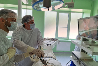 Краснодарские хирурги удалили женщине воспаленный желчный пузырь нестандартным методом