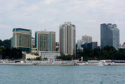 Сочи в тройке городов России с самыми дорогими комнатами для покупки