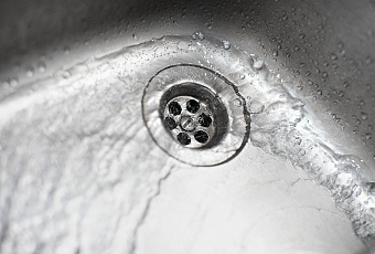 Прочь засор: как быстро и эффективно прочистить трубы своими силами